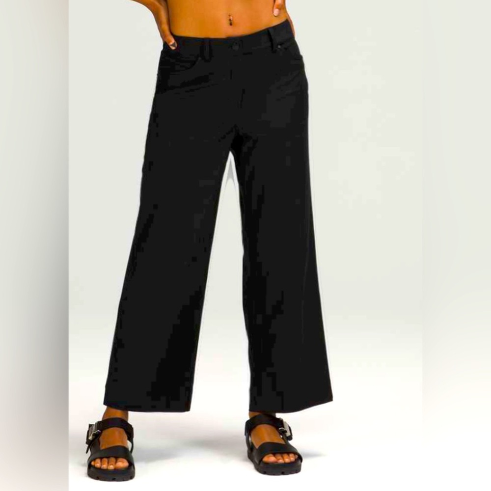 Lululemon city sleek five pocket wide leg 7/8 pants